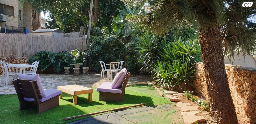 דו משפחתי, שערי תקווה