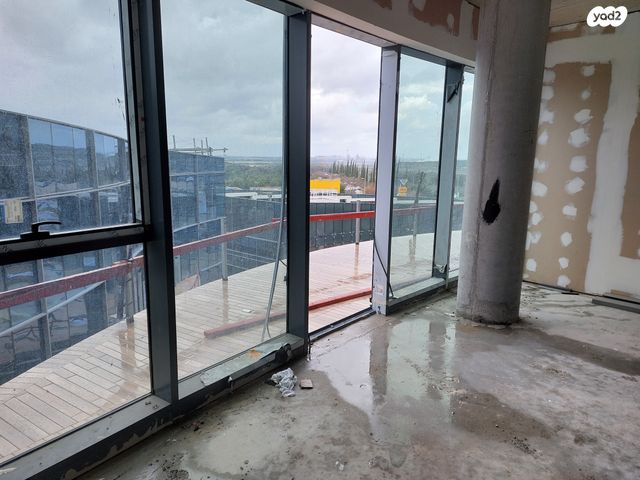 חנויות/ שטח מסחרי, מודיעין מכבים רעות