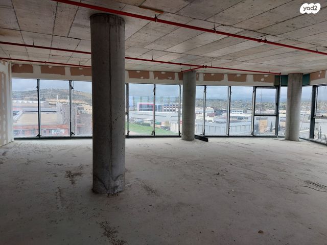 חנויות/ שטח מסחרי