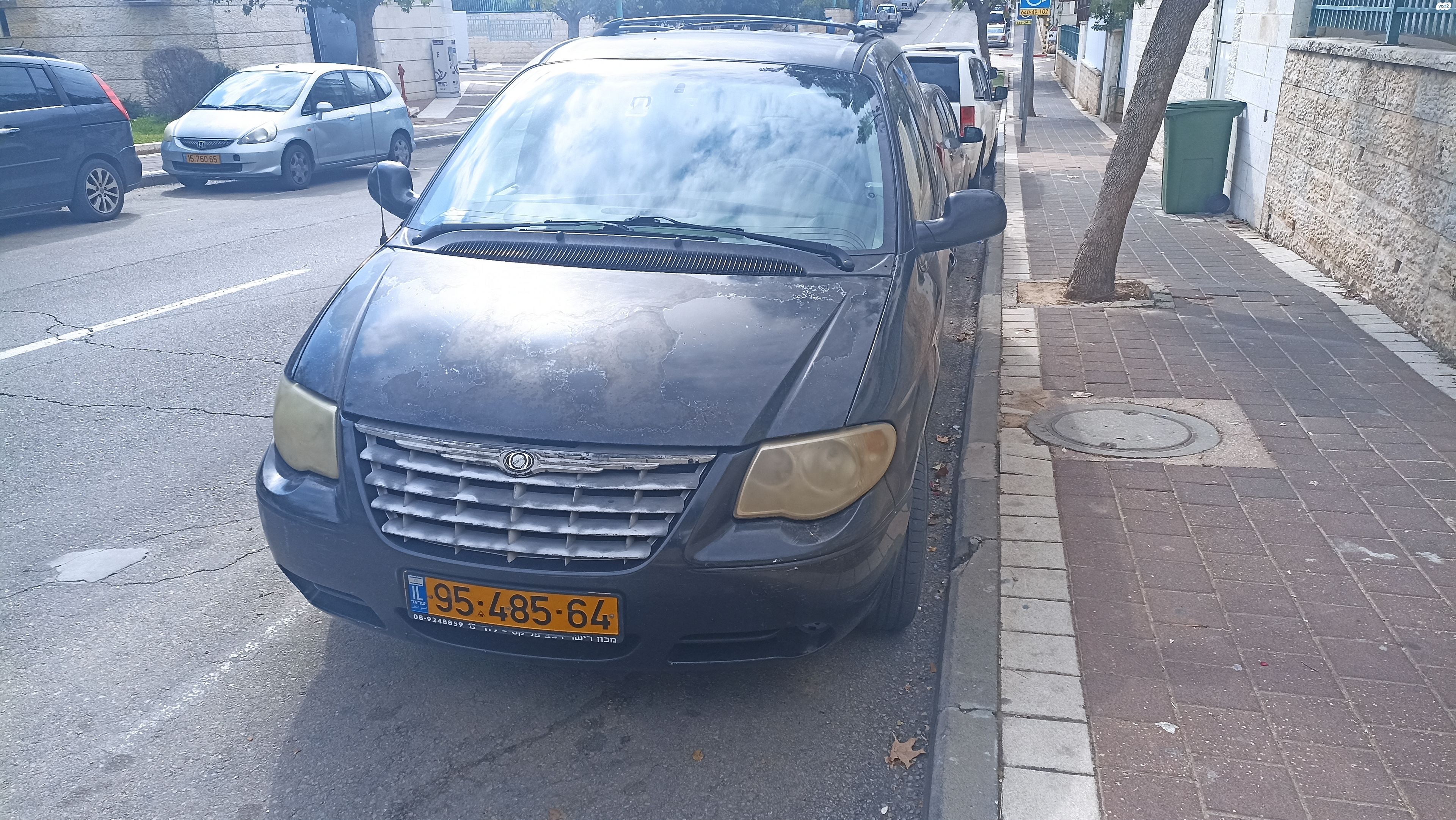 מודעת רכב קרייזלר וויאג'ר
