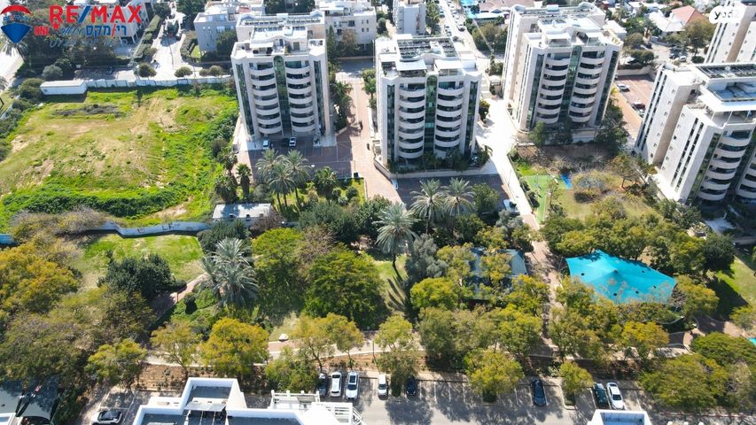 דירה, אמה טאובר פרידמן, הרצליה הירוקה, נווה עובד, הרצליה