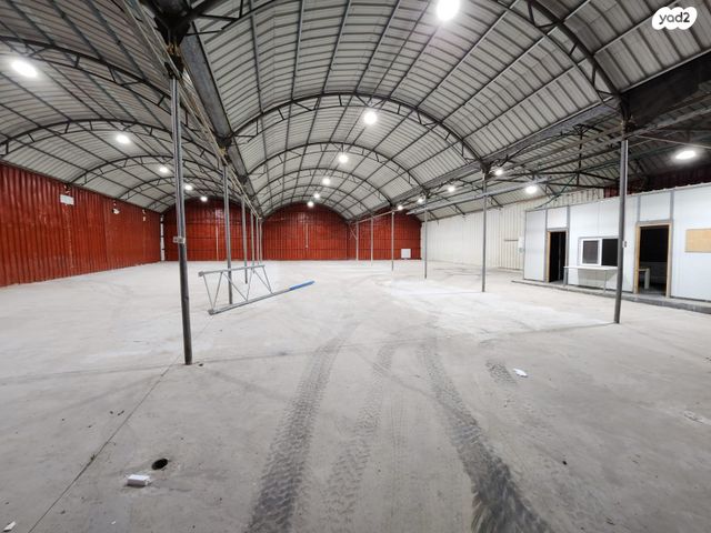 מחסנים, שאר העיר, תל מונד