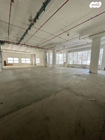 מבני תעשיה, אזור תעשיה, יבנה