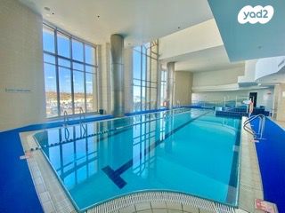 תיירות ונופש, הרצליה