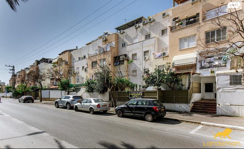 דרך מנחם בגין 12