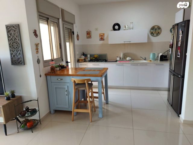 דירה, דוד זהבי, הזמר העברי, כפר סבא