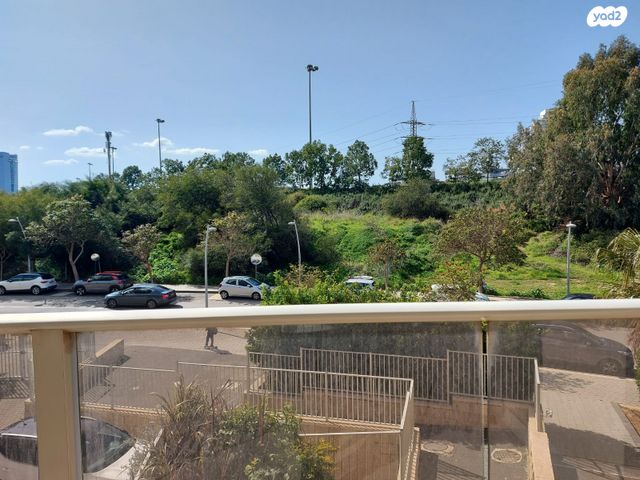 דירה, דוד זהבי, הזמר העברי, כפר סבא