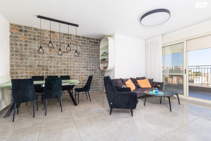 דירה, הרב כלפון משה הכהן, חומת שמואל, הר חומה, ירושלים