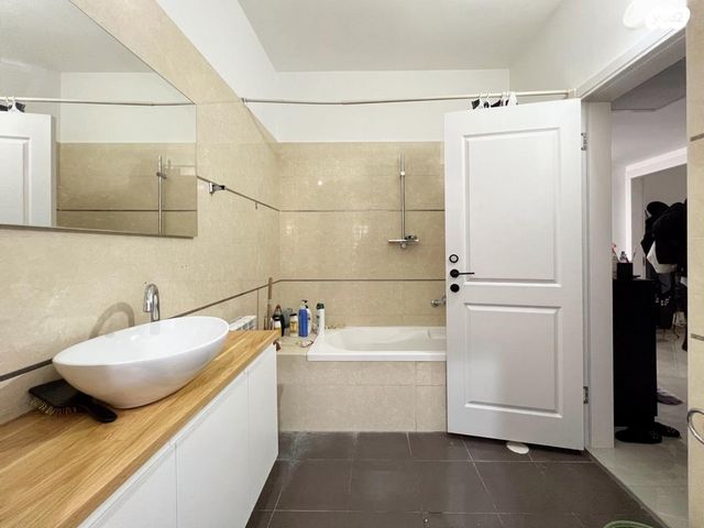 דירת גן, הרב יצחק כדורי, חומת שמואל, הר חומה, ירושלים