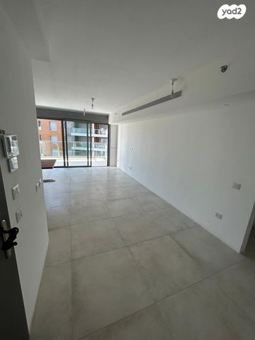 דירה, אבן עזרא, מרכז, הרצליה