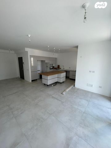 דירה, אבן עזרא, מרכז, הרצליה