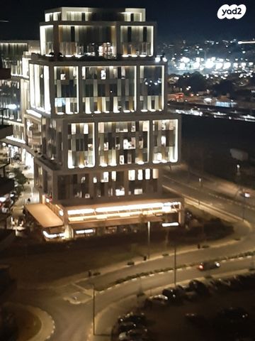 דירה, אריק איינשטיין, הרצליה ב', הרצליה