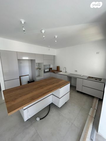 דירה, אבן עזרא, מרכז, הרצליה