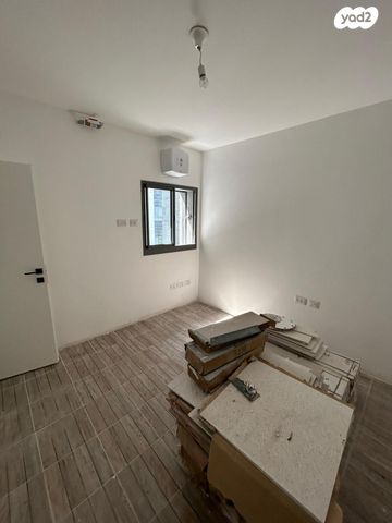 דירה, אבן עזרא, מרכז, הרצליה