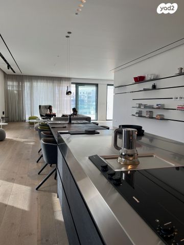 דירה, יהודה עמיחי, תכנית ל', למד, תל אביב יפו