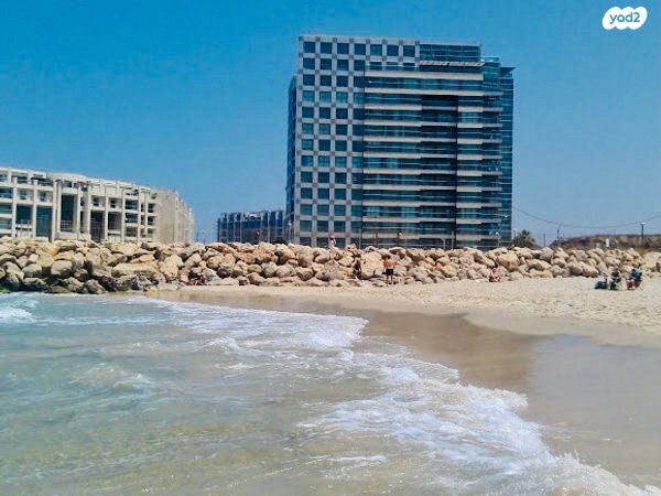 דירה, הרצליה