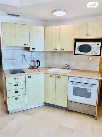 דירה, הרצליה