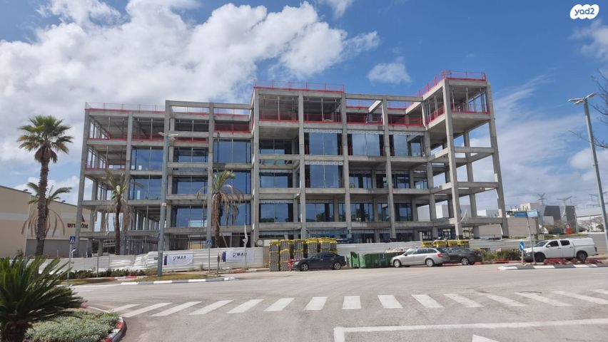 בניין משרדים, קיסריה