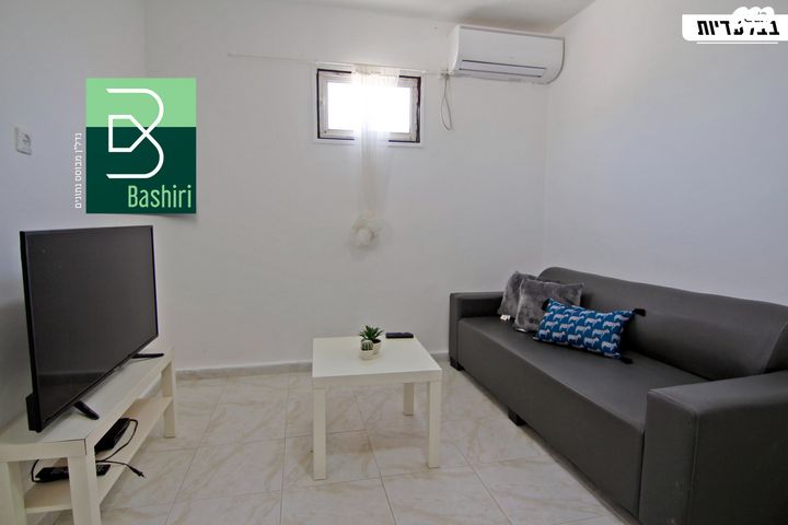 דירה, יוסף שפרינצק, קרית שמונה