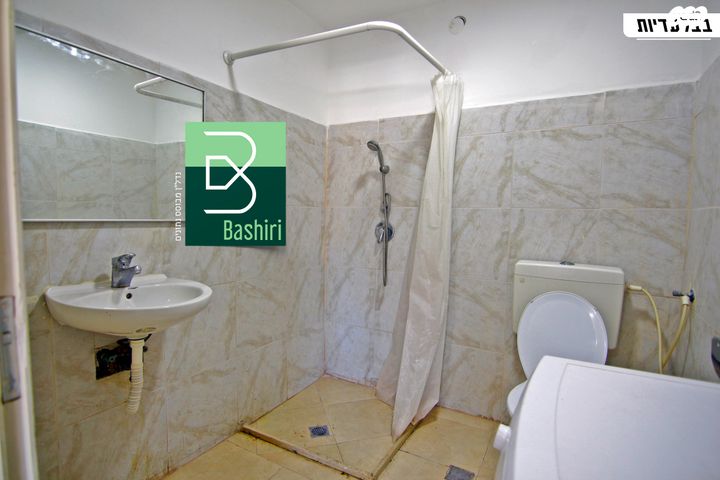 דירה, יוסף שפרינצק, קרית שמונה