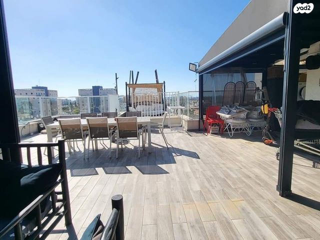 גג/ פנטהאוז, יהוד מונוסון