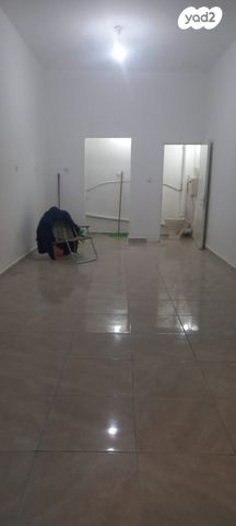 חנויות/ שטח מסחרי, מרדכי נמיר, קרית ים ב', קרית ים