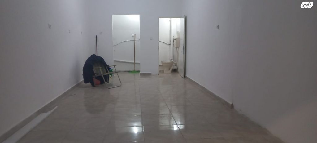 חנויות/ שטח מסחרי, מרדכי נמיר, קרית ים ב', קרית ים