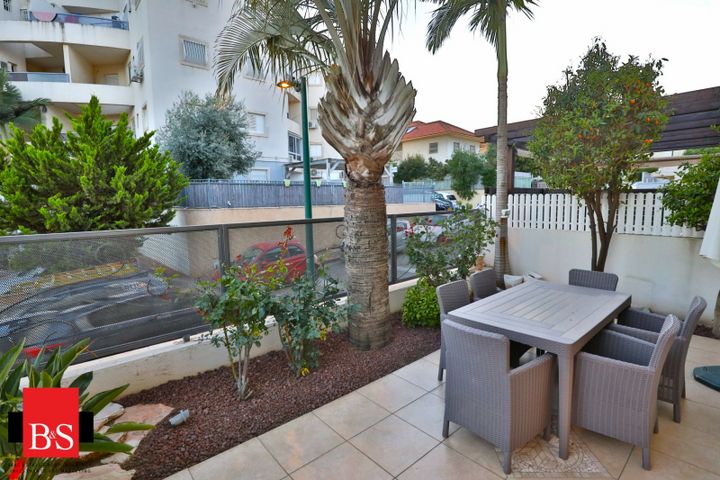 דו משפחתי, רבן גמליאל 8, נאות הרצל, נתניה