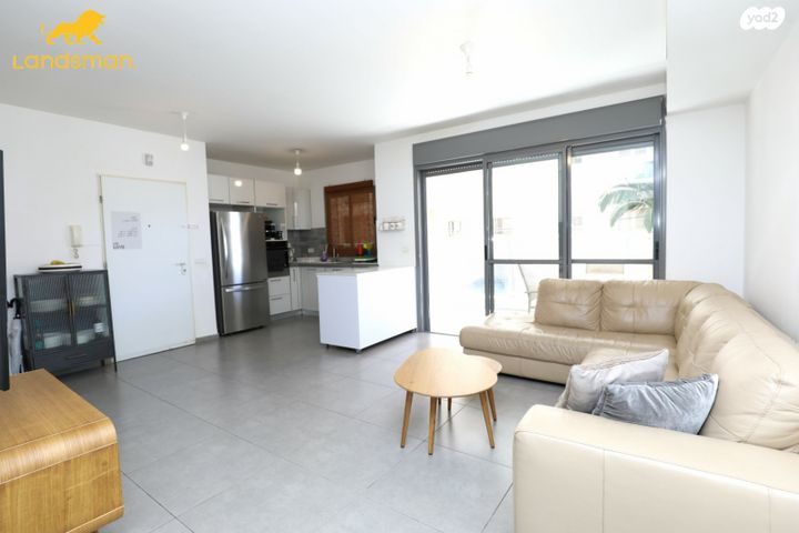 דירה, הרב שקדי 11, מחנה יהודה, פתח תקווה