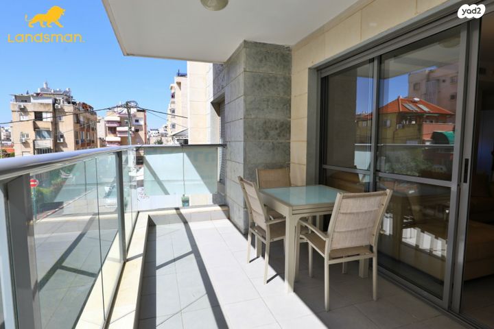 דירה, הרב שקדי 11, מחנה יהודה, פתח תקווה