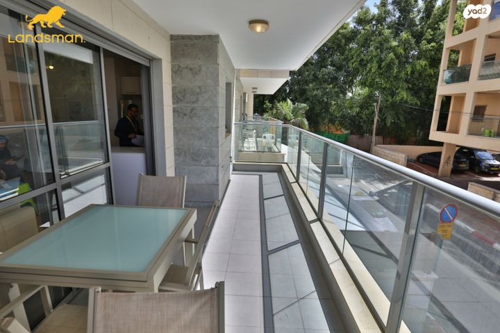 דירה, הרב שקדי 11, מחנה יהודה, פתח תקווה