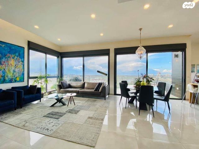 גג/ פנטהאוז, גבעת טל, קרית אתא