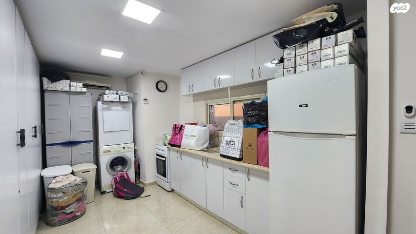 גג/ פנטהאוז, האדמו"ר האמצעי, חב"ד, נווה אורנים, לוד