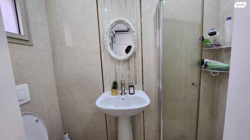 גג/ פנטהאוז, האדמו"ר האמצעי, חב"ד, נווה אורנים, לוד