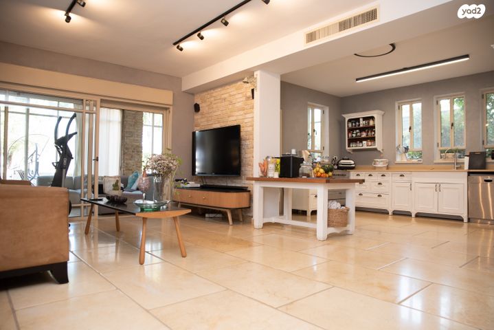 דו משפחתי, דרך ארץ, גדרה