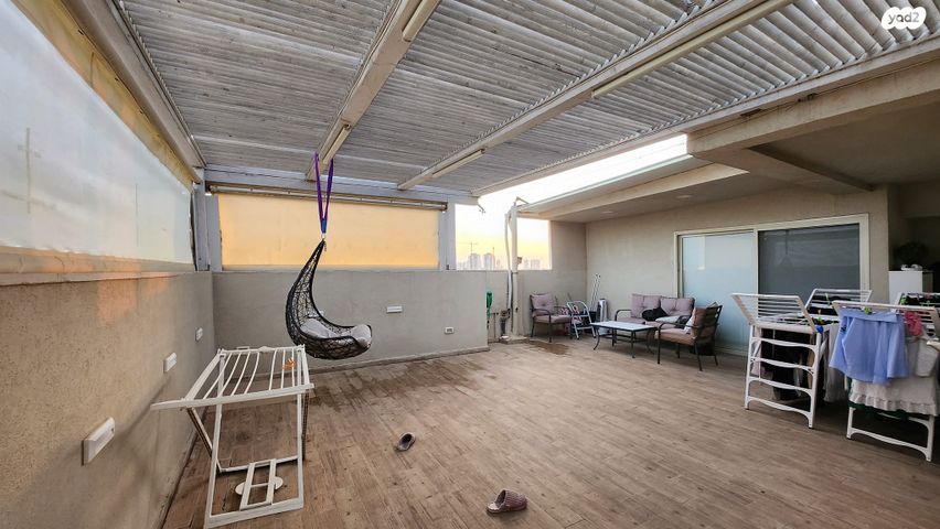 גג/ פנטהאוז, האדמו"ר האמצעי, חב"ד, נווה אורנים, לוד