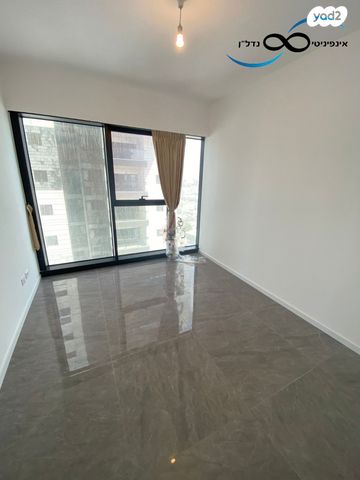 דירה, אריק איינשטיין, דרום חדש, פארק הים, בת ים