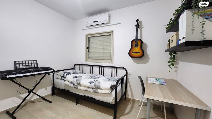 גג/ פנטהאוז, האדמו"ר האמצעי, חב"ד, נווה אורנים, לוד