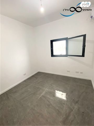 דירה, אריק איינשטיין, דרום חדש, פארק הים, בת ים