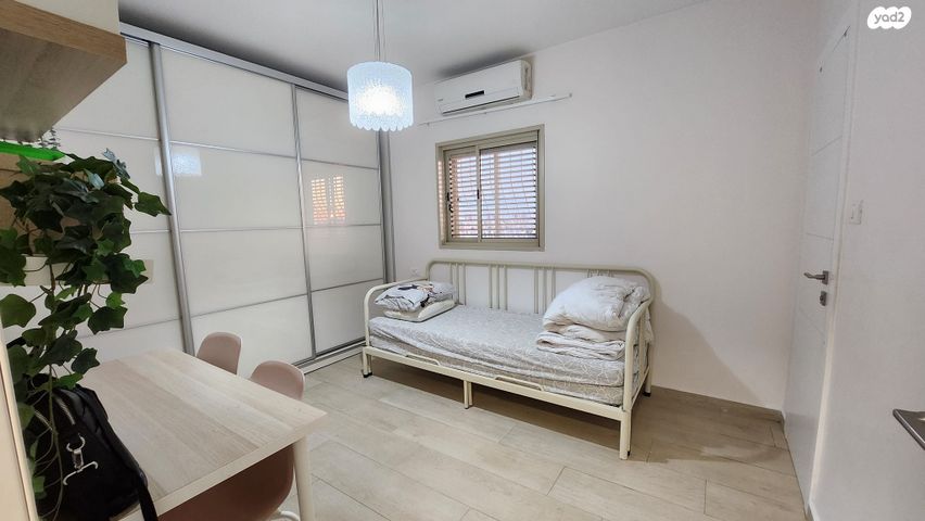 גג/ פנטהאוז, האדמו"ר האמצעי, חב"ד, נווה אורנים, לוד