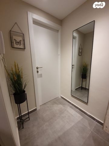 דירה, הרצליה