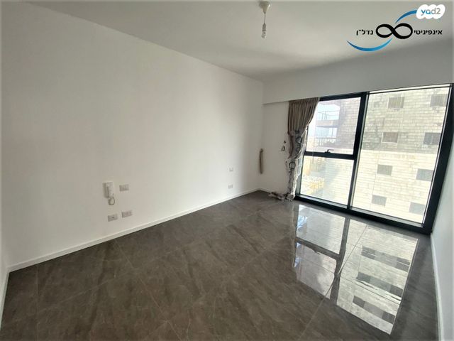 דירה, אריק איינשטיין, דרום חדש, פארק הים, בת ים