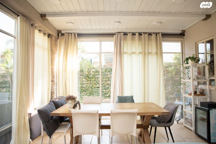 דו משפחתי, דרך ארץ, גדרה