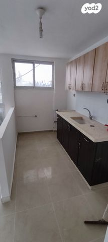 דירה, שמעון בר גיורא 22, שכונה ד', באר שבע