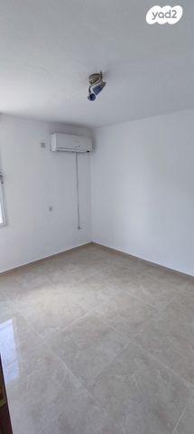 דירה, שמעון בר גיורא 22, שכונה ד', באר שבע