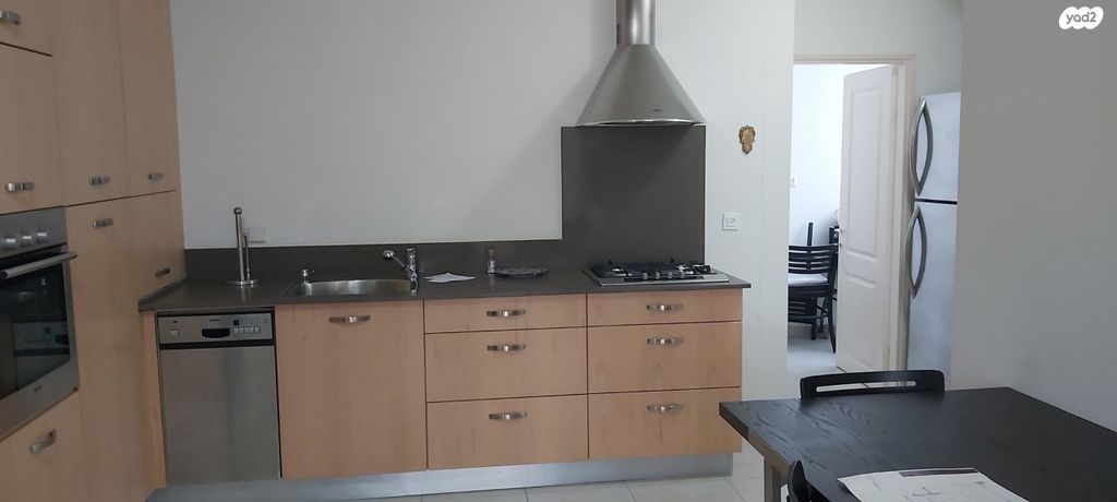 דירה, שכונת בן גוריון, מרכז העיר ג', רמת גן