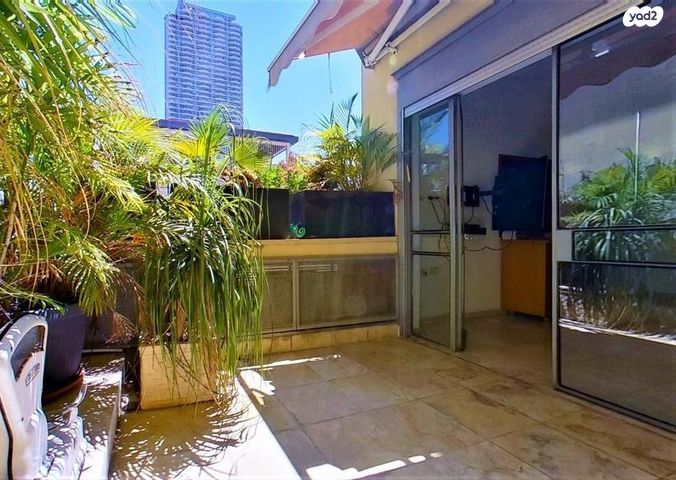 בניין מגורים, שרעבי, נווה צדק, תל אביב יפו