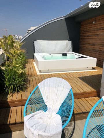 גג/ פנטהאוז, דן שומרון, הרצליה הירוקה, נווה עובד, הרצליה