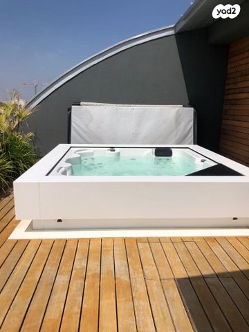 גג/ פנטהאוז, דן שומרון, הרצליה הירוקה, נווה עובד, הרצליה