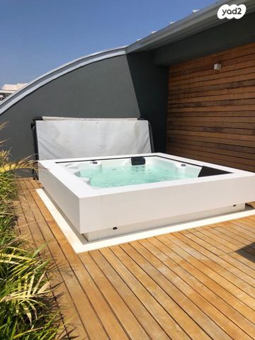 גג/ פנטהאוז, דן שומרון, הרצליה הירוקה, נווה עובד, הרצליה